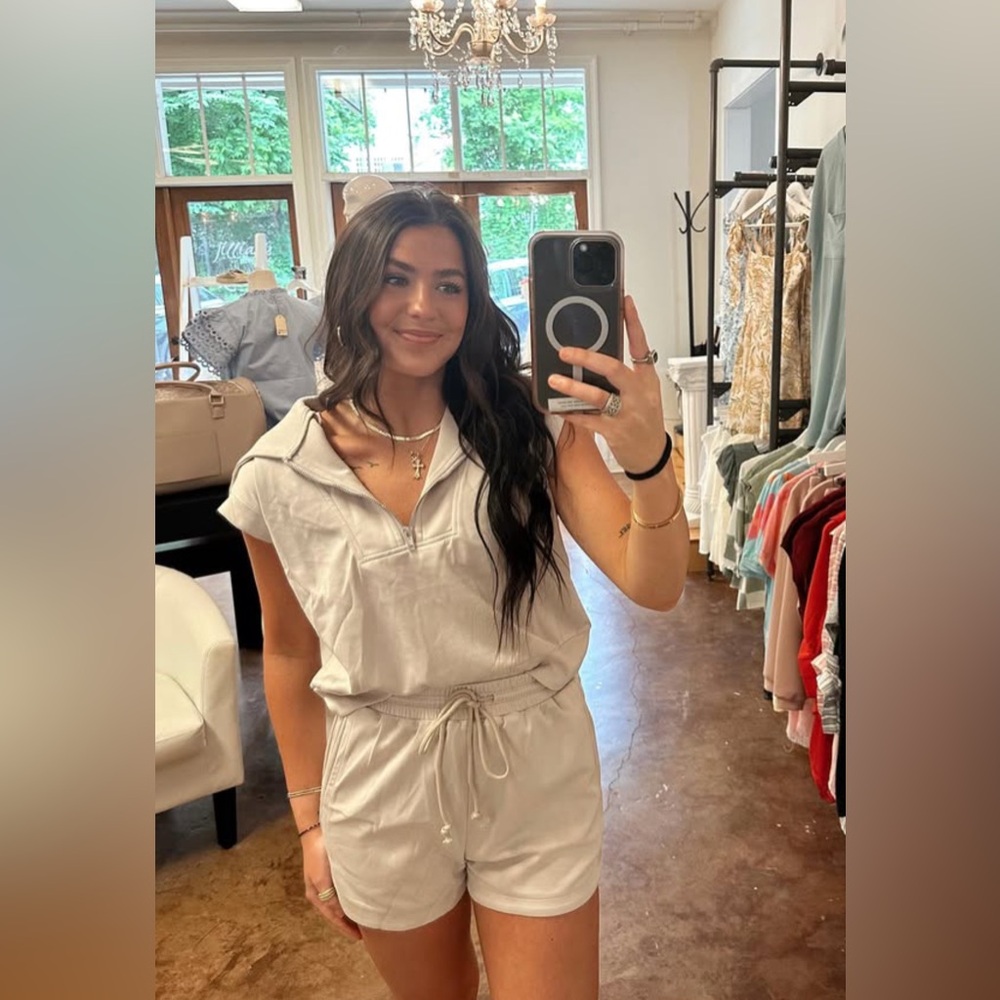 Stylish Cream Short-Sleeve set